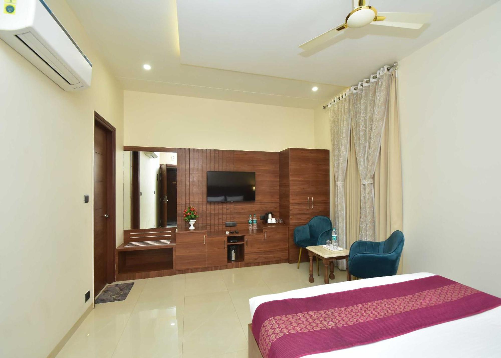 Hotel Shyamleela Khātu Esterno foto