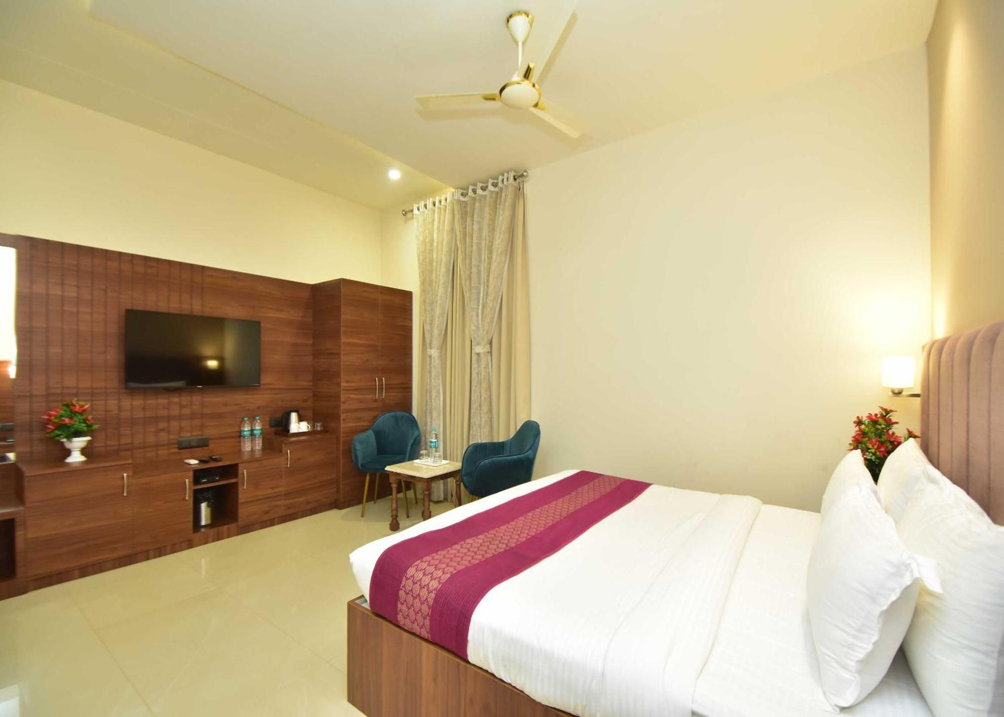 Hotel Shyamleela Khātu Esterno foto