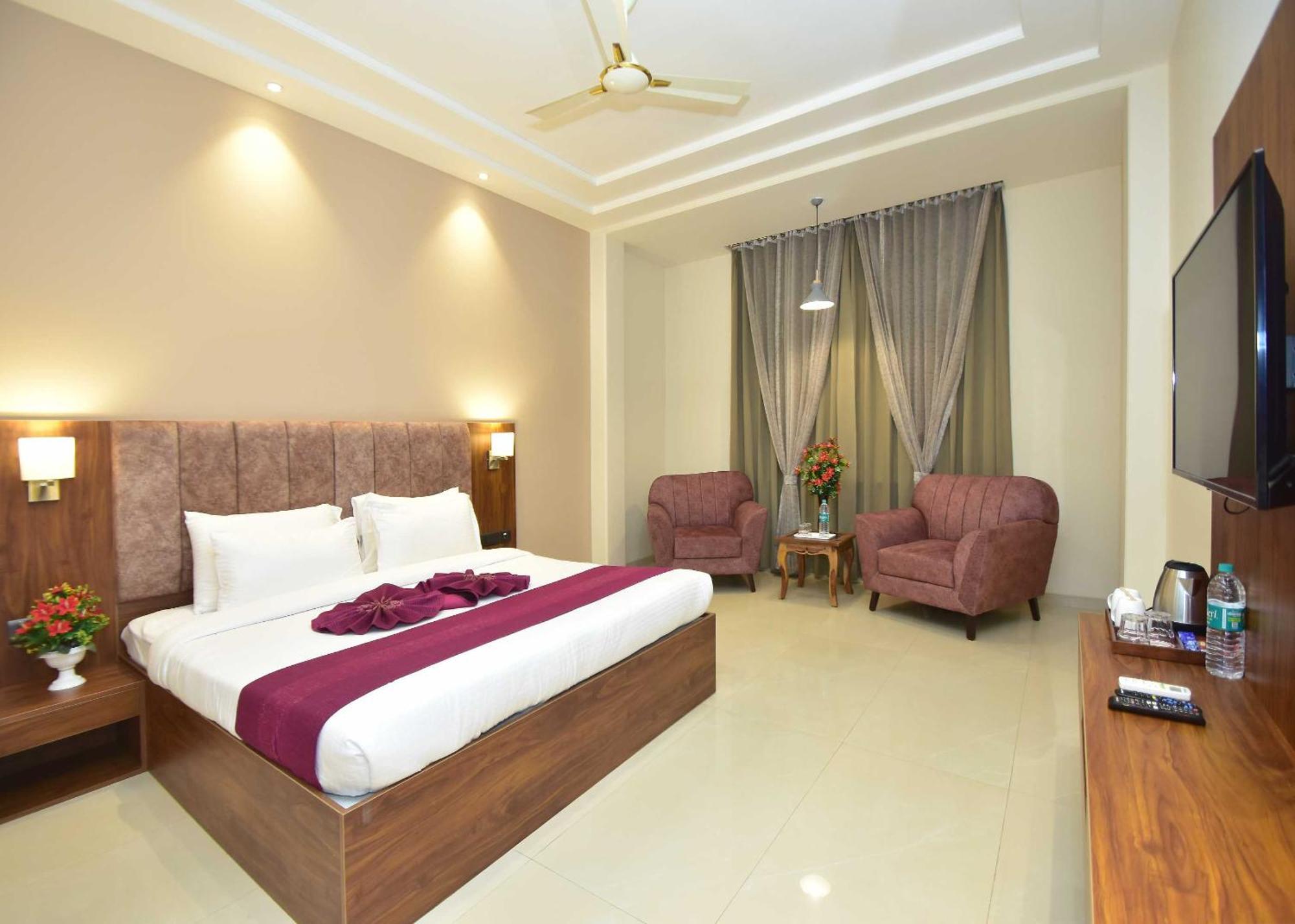 Hotel Shyamleela Khātu Esterno foto