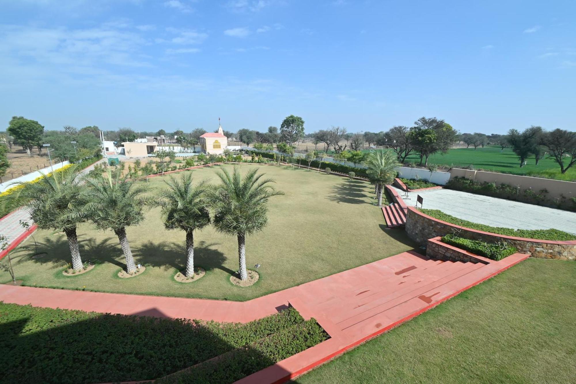 Hotel Shyamleela Khātu Esterno foto