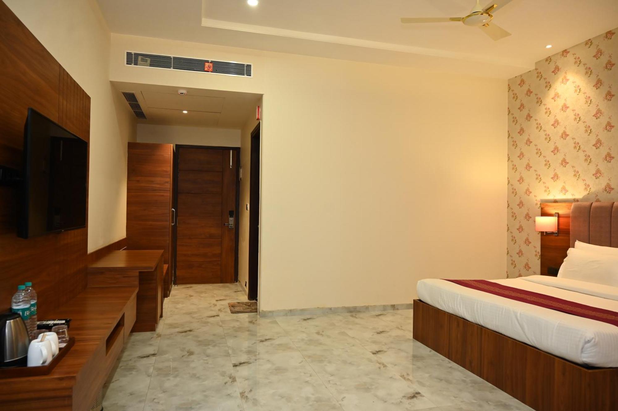 Hotel Shyamleela Khātu Esterno foto