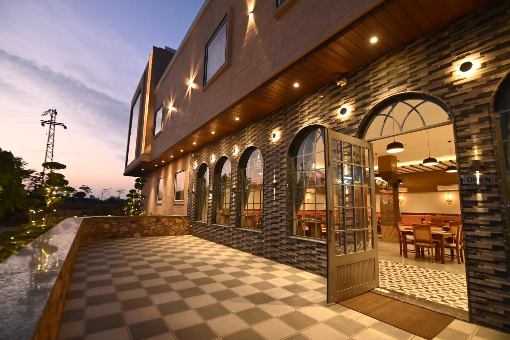 Hotel Shyamleela Khātu Esterno foto